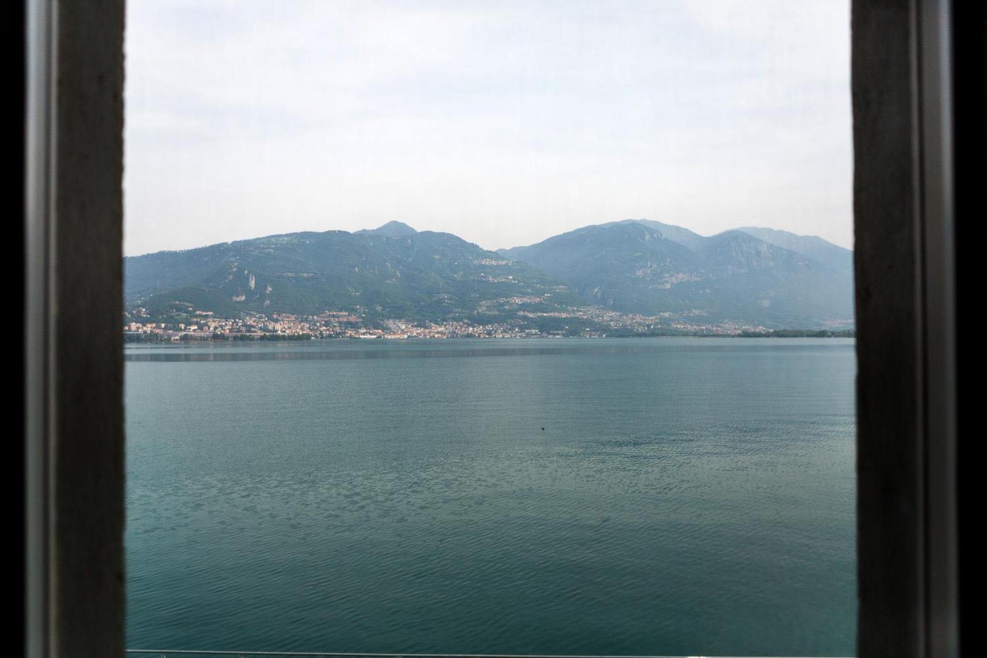 Lakefront Home Residenza Il Gallo In Riva Al Lago Pisogne Eksteriør billede