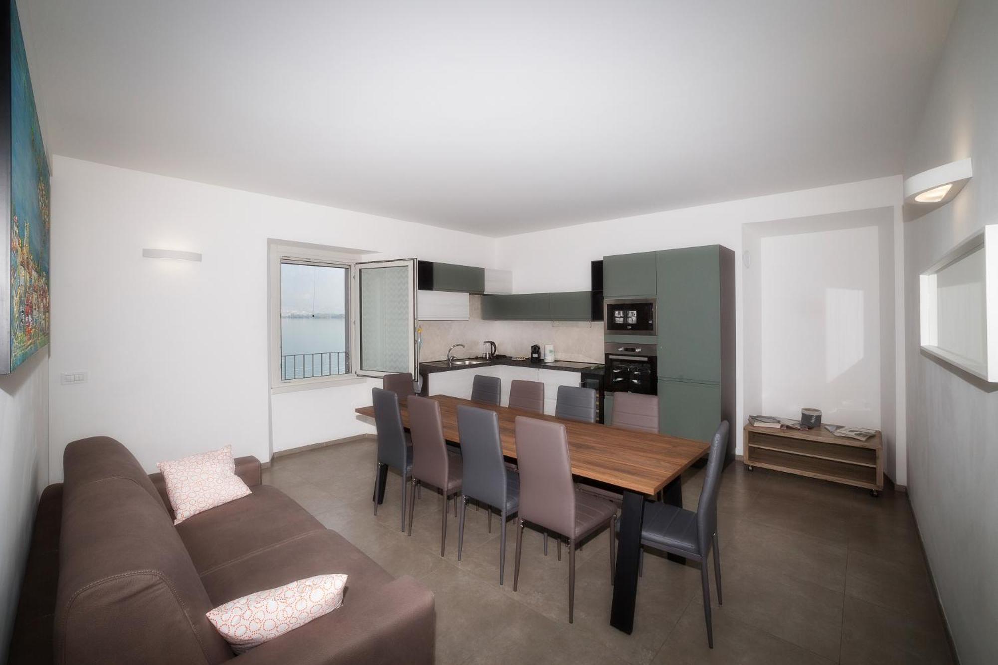 Lakefront Home Residenza Il Gallo In Riva Al Lago Pisogne Eksteriør billede